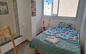 Beautiful 2-Bedroom Sea-View Apartment