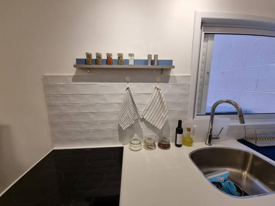 Beautiful 2-Bedroom Sea-View Apartment Netanya Extérieur photo